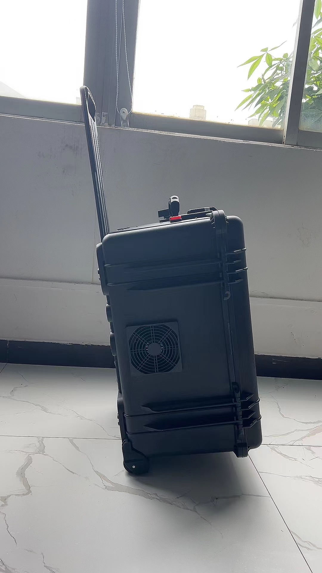 西峰手拉箱型移动通信干扰器